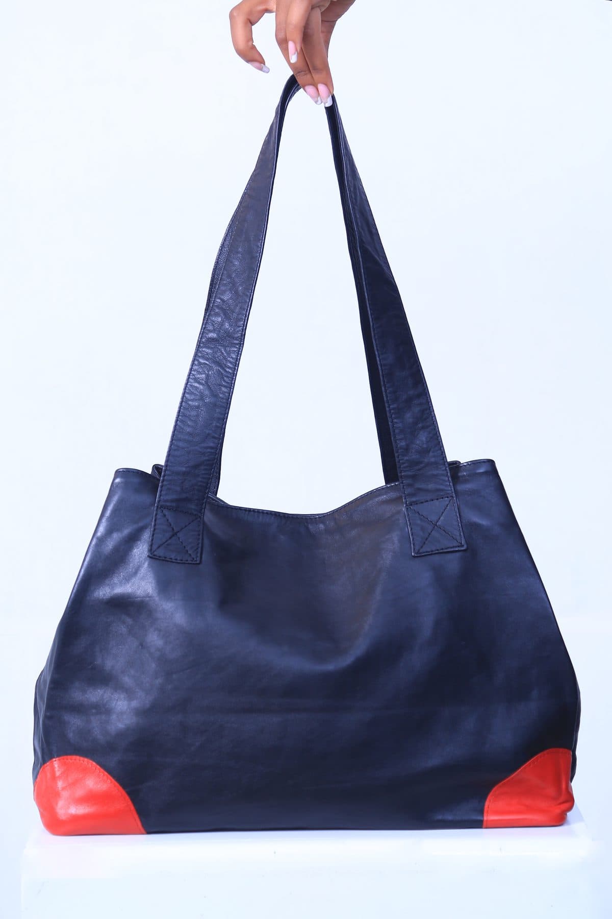 Tiya Tote